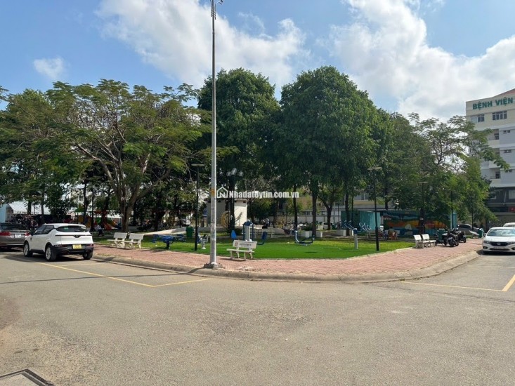 BÁN ĐẤT VIP QUẬN 2 - GẦN BV LÊ VĂN THỊNH
